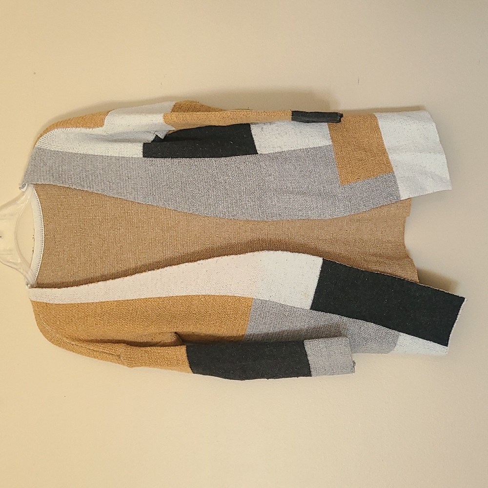 Woman's Color Block Cardigan